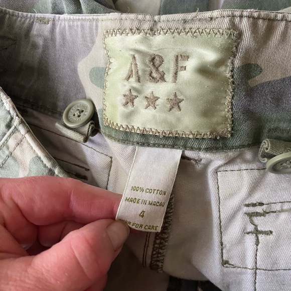 Y2K Abercrombie & Fitch Green Camouflage Cargo Shorts - Picture 6 of 8